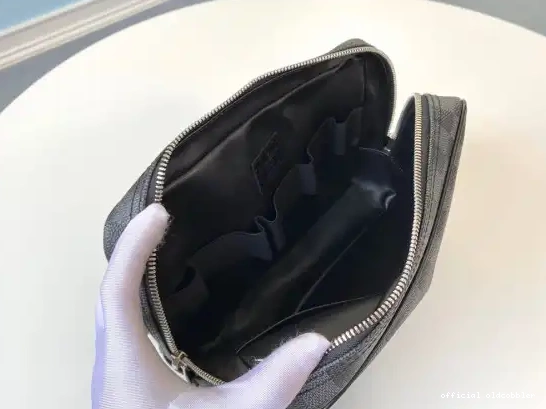 Official oldcobbler GM LOUIS TOILETRY VUITTON POUCH 0514